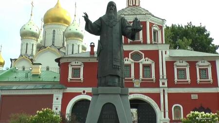 В Москве отреставрировали купола церкви Зачатьевского монастыря