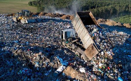 Губернатор Новосибирской области опроверг информацию о строительстве мусорного полигона в Маяке